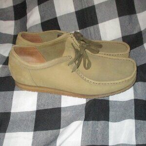 Clarks® Originals Wallabee® Oak Moss Suede Low Shoes Size 9 M